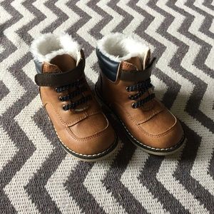 Old Navy Boys Toddler Size 8 Boots